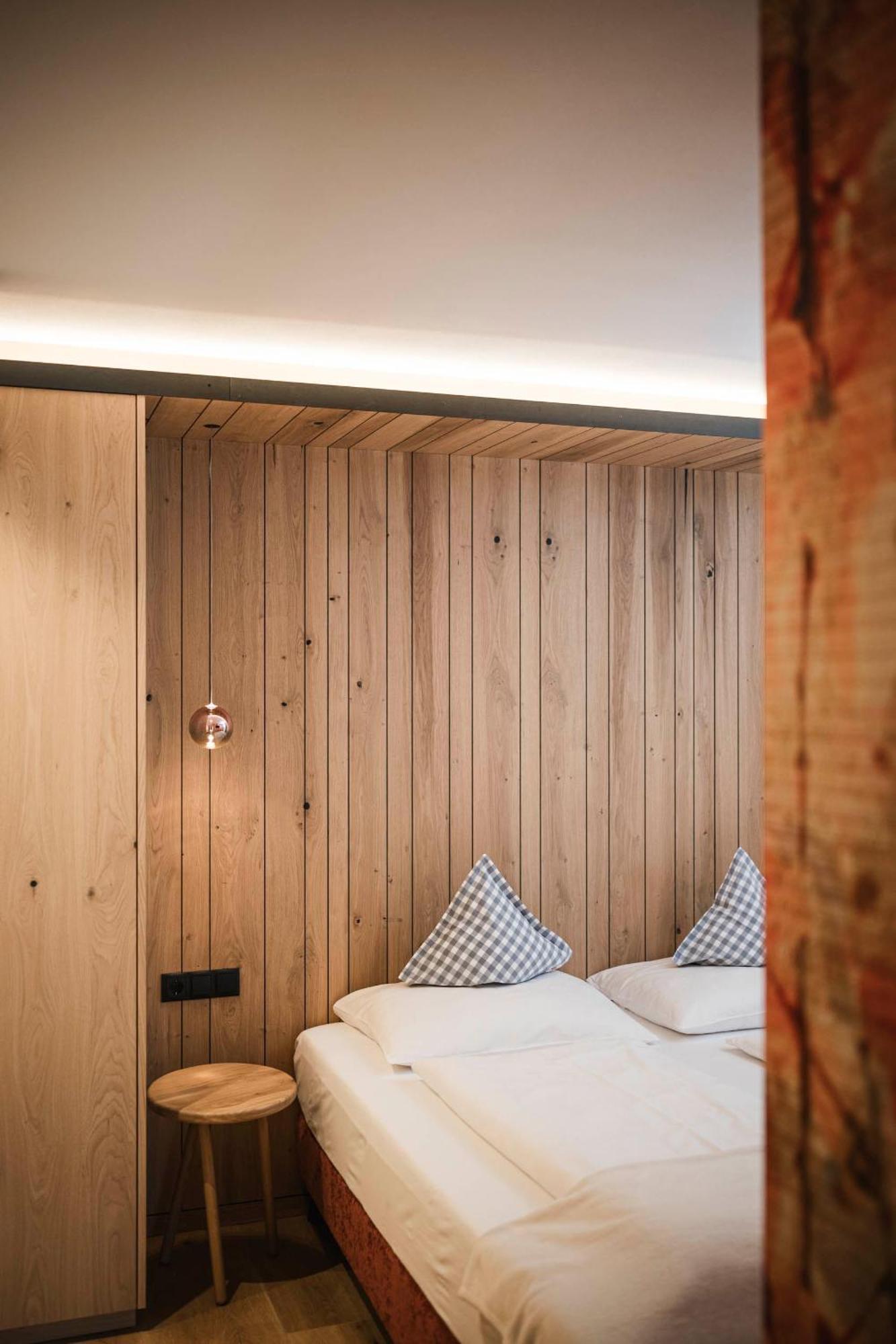 Pension Haus Tirol Лайон Екстериор снимка