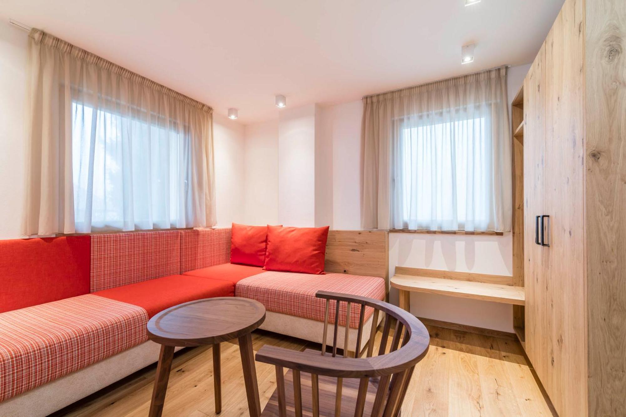Pension Haus Tirol Лайон Екстериор снимка
