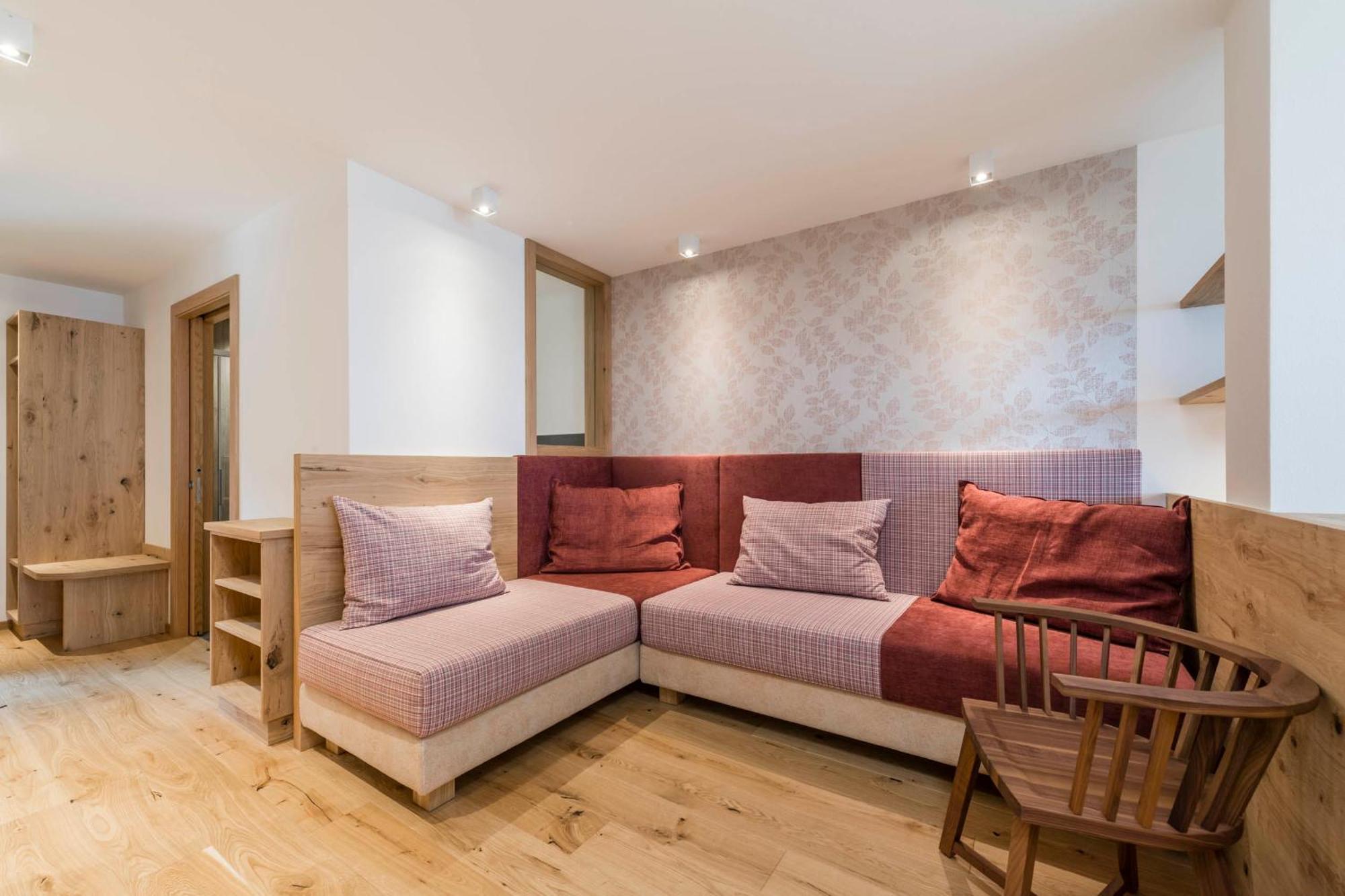 Pension Haus Tirol Лайон Екстериор снимка
