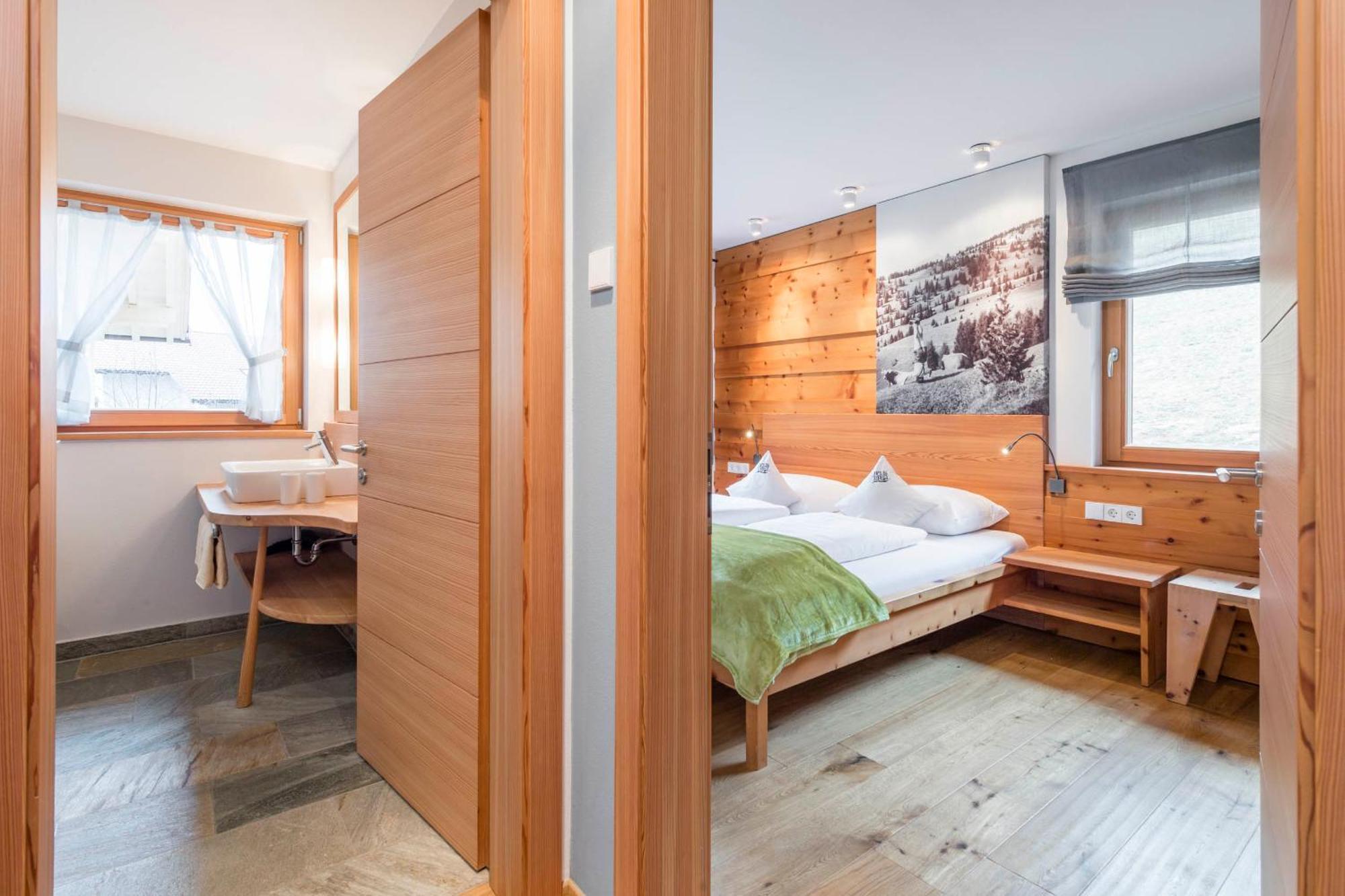 Pension Haus Tirol Лайон Екстериор снимка